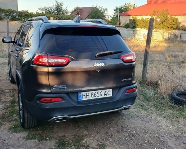 Серый Джип Чероки, объемом двигателя 2.18 л и пробегом 165 тыс. км за 18900 $, фото 2 на Automoto.ua