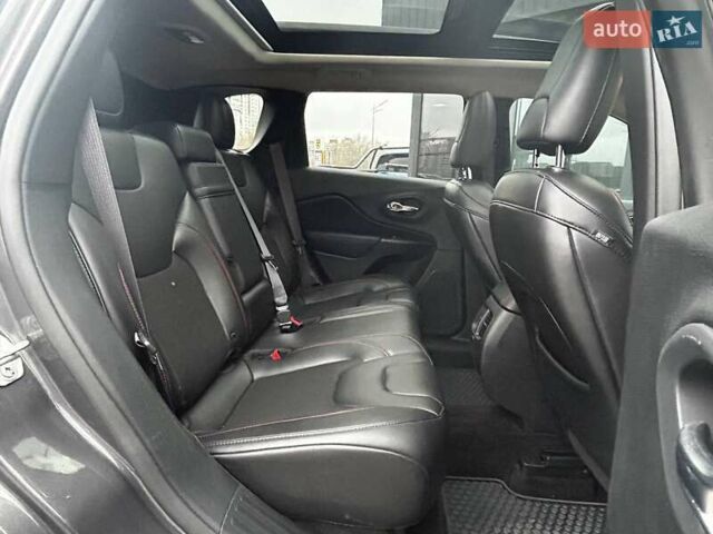 Сірий Джип Cherokee, об'ємом двигуна 3.24 л та пробігом 91 тис. км за 23290 $, фото 13 на Automoto.ua