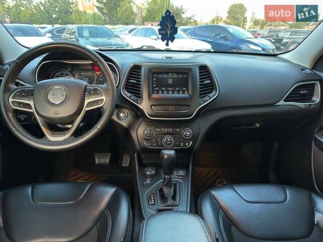 Серый Джип Чероки, объемом двигателя 2.36 л и пробегом 149 тыс. км за 16900 $, фото 24 на Automoto.ua
