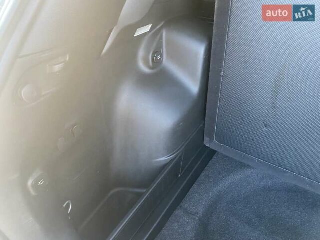 Серый Джип Чероки, объемом двигателя 2.36 л и пробегом 100 тыс. км за 18000 $, фото 21 на Automoto.ua