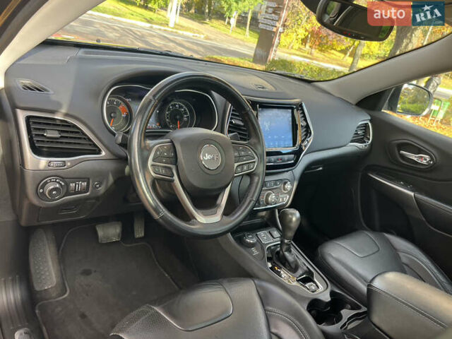 Серый Джип Чероки, объемом двигателя 3.24 л и пробегом 107 тыс. км за 19500 $, фото 15 на Automoto.ua