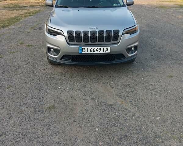 Серый Джип Чероки, объемом двигателя 2.36 л и пробегом 90 тыс. км за 18500 $, фото 1 на Automoto.ua