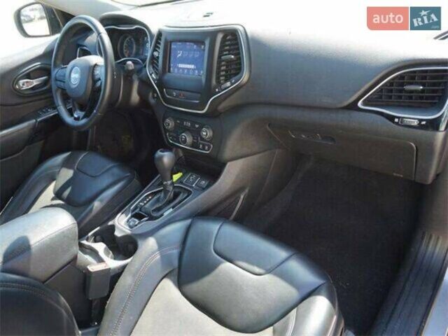 Сірий Джип Cherokee, об'ємом двигуна 3.2 л та пробігом 48 тис. км за 18000 $, фото 3 на Automoto.ua