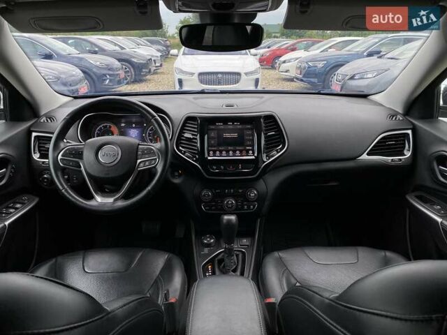 Серый Джип Чероки, объемом двигателя 2 л и пробегом 167 тыс. км за 16800 $, фото 24 на Automoto.ua