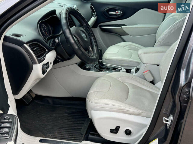 Серый Джип Чероки, объемом двигателя 3.2 л и пробегом 108 тыс. км за 21290 $, фото 15 на Automoto.ua