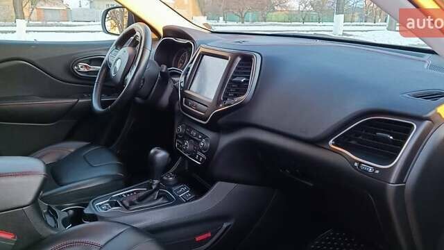 Сірий Джип Cherokee, об'ємом двигуна 3.24 л та пробігом 134 тис. км за 18600 $, фото 6 на Automoto.ua