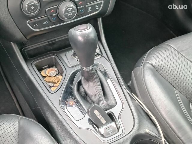 Серый Джип Чероки, объемом двигателя 2.4 л и пробегом 55 тыс. км за 17490 $, фото 16 на Automoto.ua