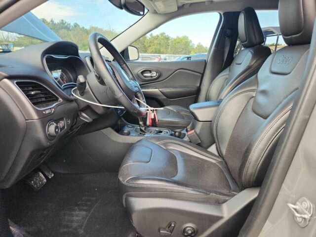 Джип Cherokee 2019 у Чернівцях на Automoto.ua Сірий Джип Cherokee, об'ємом двигуна 3.2 л та пробігом 73 тис. км за 2500 $, фото 6 на Automoto.ua