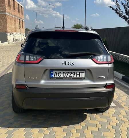Серый Джип Чероки, объемом двигателя 2.36 л и пробегом 130 тыс. км за 17500 $, фото 3 на Automoto.ua