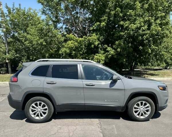 Серый Джип Чероки, объемом двигателя 3.24 л и пробегом 92 тыс. км за 15000 $, фото 3 на Automoto.ua