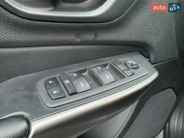 Серый Джип Чероки, объемом двигателя 2.36 л и пробегом 90 тыс. км за 16990 $, фото 14 на Automoto.ua