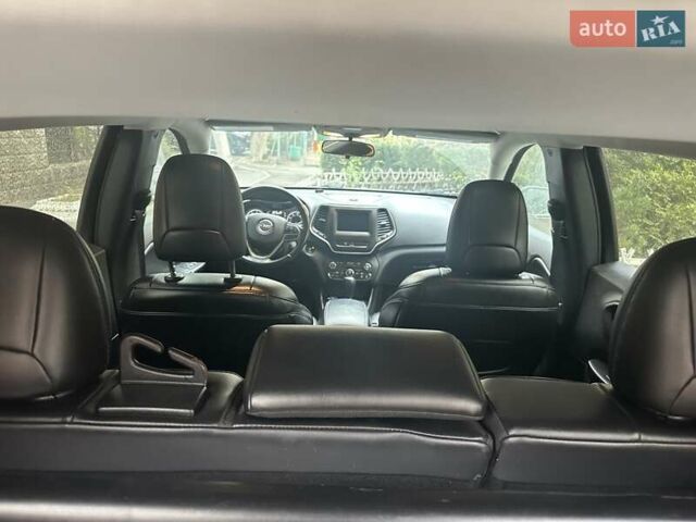 Серый Джип Чероки, объемом двигателя 2.36 л и пробегом 139 тыс. км за 17770 $, фото 6 на Automoto.ua