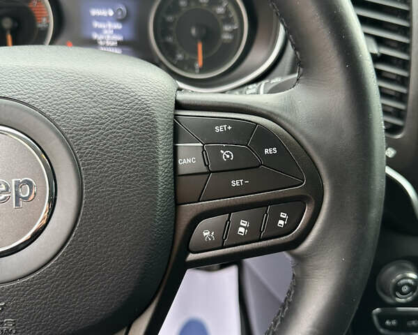 Джип Чероки 2019 в Черкассах на Automoto.ua Серый Джип Чероки, объемом двигателя 3.2 л и пробегом 70 тыс. км за 21500 $, фото 34 на Automoto.ua