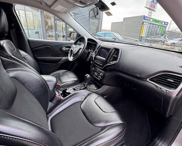 Серый Джип Чероки, объемом двигателя 2.4 л и пробегом 220 тыс. км за 15999 $, фото 18 на Automoto.ua
