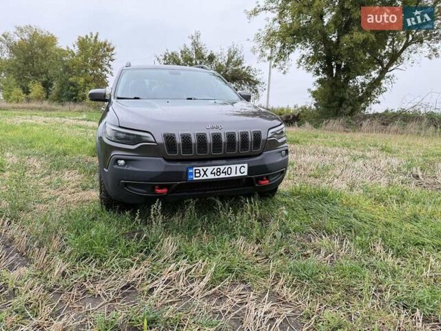 Сірий Джип Cherokee, об'ємом двигуна 3.2 л та пробігом 197 тис. км за 18900 $, фото 9 на Automoto.ua
