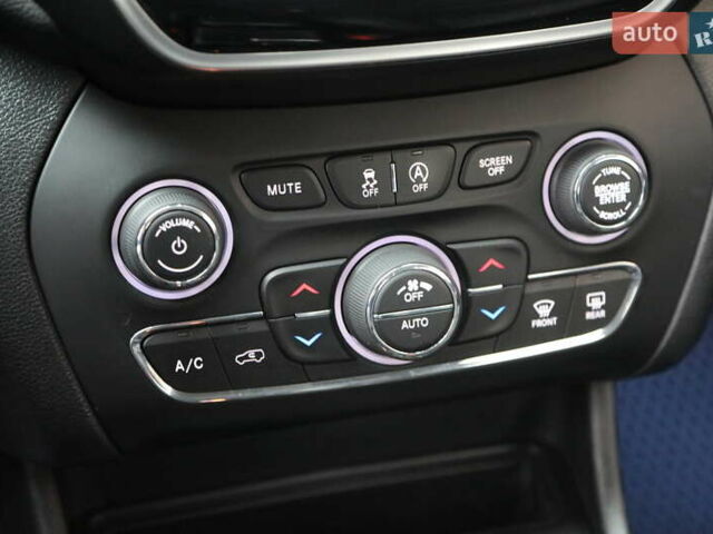 Сірий Джип Cherokee, об'ємом двигуна 3.24 л та пробігом 157 тис. км за 18500 $, фото 18 на Automoto.ua