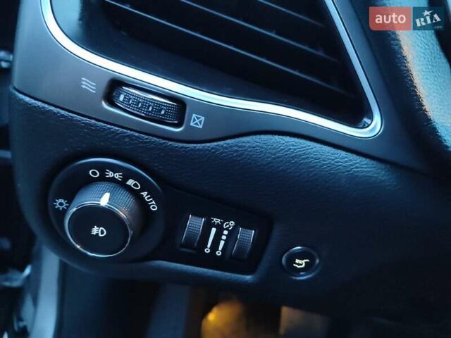 Серый Джип Чероки, объемом двигателя 3.2 л и пробегом 205 тыс. км за 15700 $, фото 29 на Automoto.ua