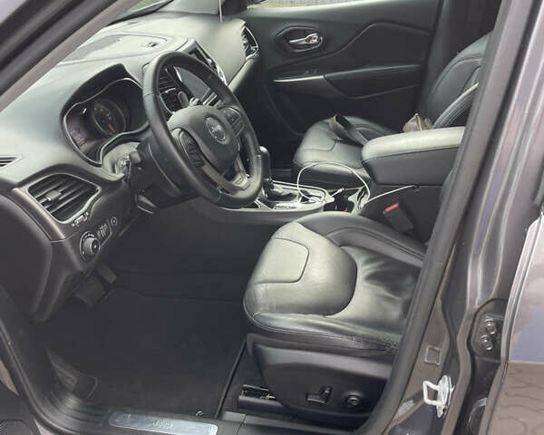 Сірий Джип Cherokee, об'ємом двигуна 2.36 л та пробігом 160 тис. км за 16500 $, фото 18 на Automoto.ua
