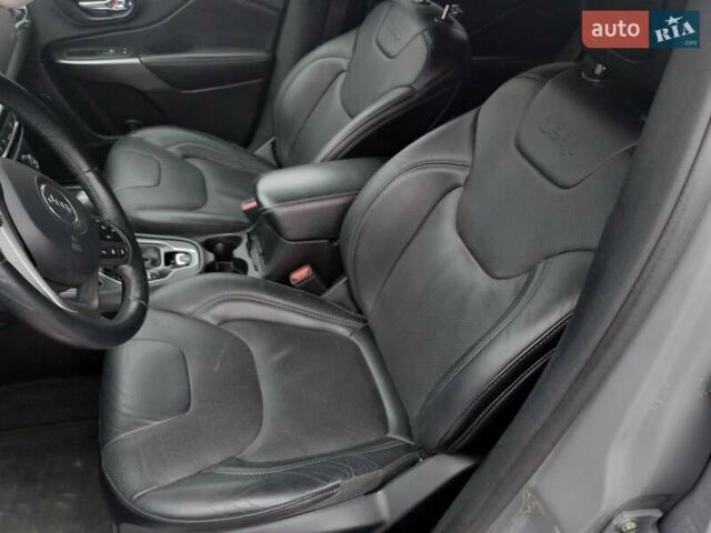 Серый Джип Чероки, объемом двигателя 2.4 л и пробегом 111 тыс. км за 17300 $, фото 9 на Automoto.ua