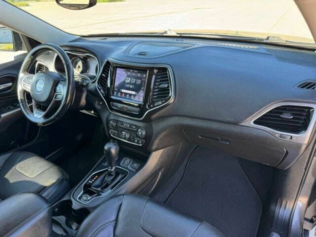 Джип Чероки 2019 в Житомире на Automoto.ua Серый Джип Чероки, объемом двигателя 3.2 л и пробегом 42 тыс. км за 15200 $, фото 8 на Automoto.ua