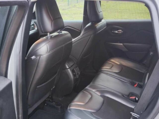 Серый Джип Чероки, объемом двигателя 2.4 л и пробегом 108 тыс. км за 8900 $, фото 6 на Automoto.ua