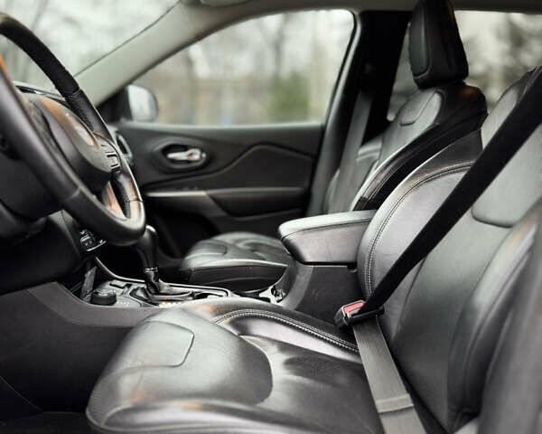 Серый Джип Чероки, объемом двигателя 3.2 л и пробегом 132 тыс. км за 17350 $, фото 17 на Automoto.ua