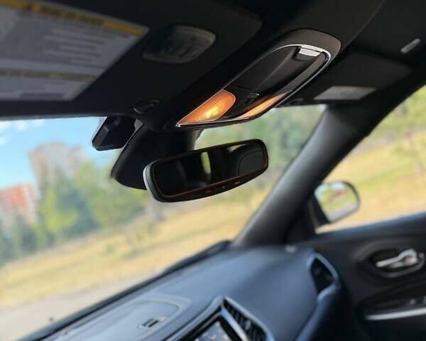 Сірий Джип Cherokee, об'ємом двигуна 3.24 л та пробігом 11 тис. км за 24499 $, фото 25 на Automoto.ua