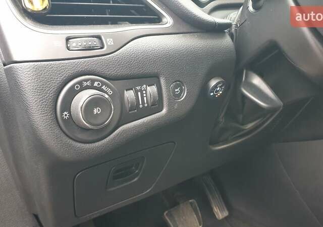 Серый Джип Чероки, объемом двигателя 3.24 л и пробегом 61 тыс. км за 19000 $, фото 44 на Automoto.ua