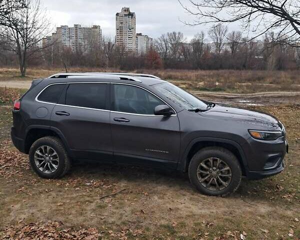 Серый Джип Чероки, объемом двигателя 2.36 л и пробегом 133 тыс. км за 18300 $, фото 2 на Automoto.ua