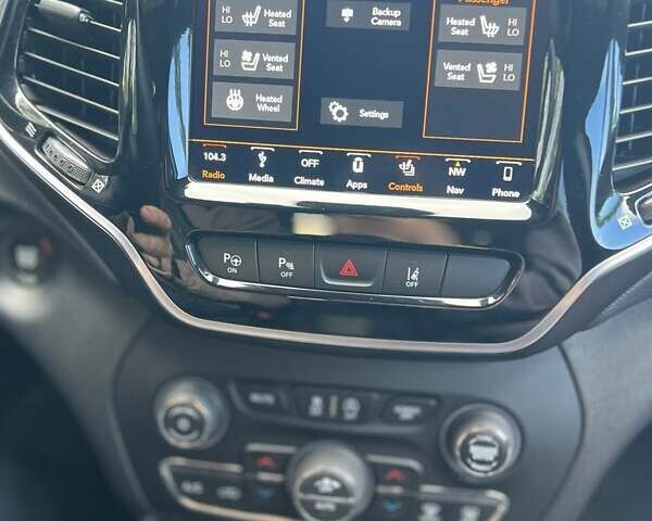 Сірий Джип Cherokee, об'ємом двигуна 3.24 л та пробігом 11 тис. км за 24499 $, фото 34 на Automoto.ua