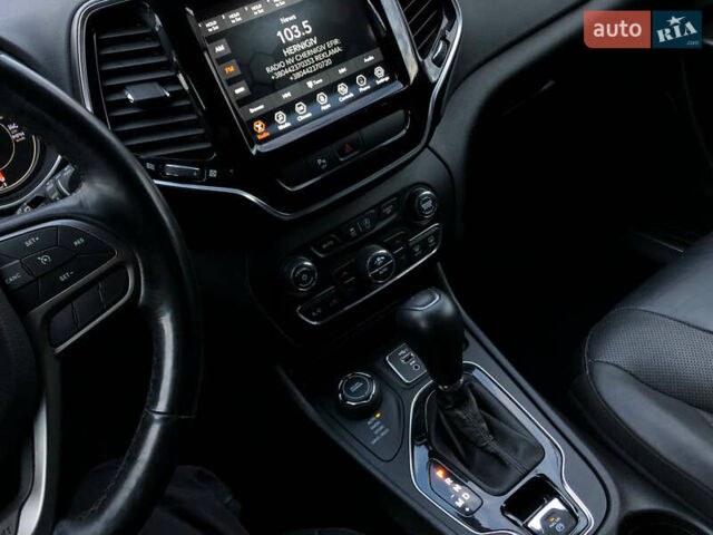 Серый Джип Чероки, объемом двигателя 3.24 л и пробегом 83 тыс. км за 17990 $, фото 14 на Automoto.ua