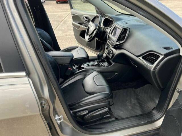 Сірий Джип Cherokee, об'ємом двигуна 2.4 л та пробігом 156 тис. км за 2900 $, фото 10 на Automoto.ua