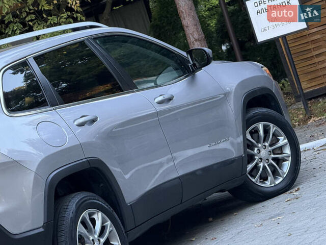 Сірий Джип Cherokee, об'ємом двигуна 2.36 л та пробігом 109 тис. км за 15500 $, фото 42 на Automoto.ua