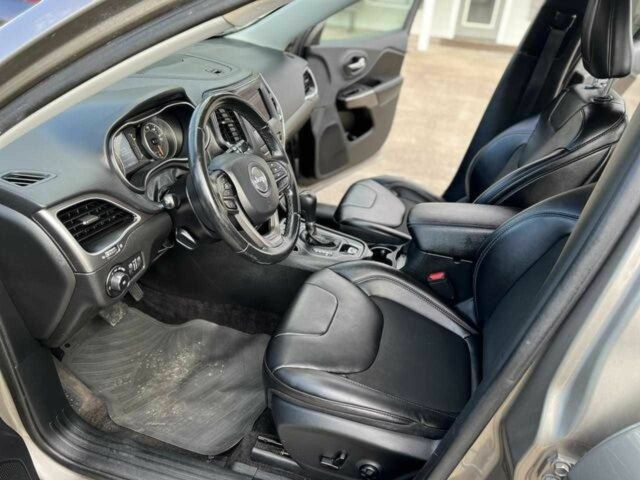 Сірий Джип Cherokee, об'ємом двигуна 2.4 л та пробігом 156 тис. км за 2900 $, фото 5 на Automoto.ua