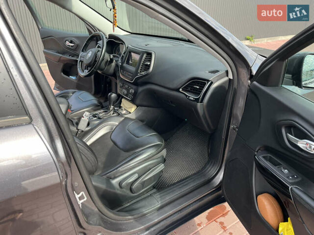Сірий Джип Cherokee, об'ємом двигуна 2.36 л та пробігом 167 тис. км за 16500 $, фото 12 на Automoto.ua