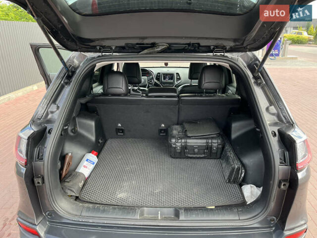 Сірий Джип Cherokee, об'ємом двигуна 2.36 л та пробігом 167 тис. км за 16500 $, фото 10 на Automoto.ua