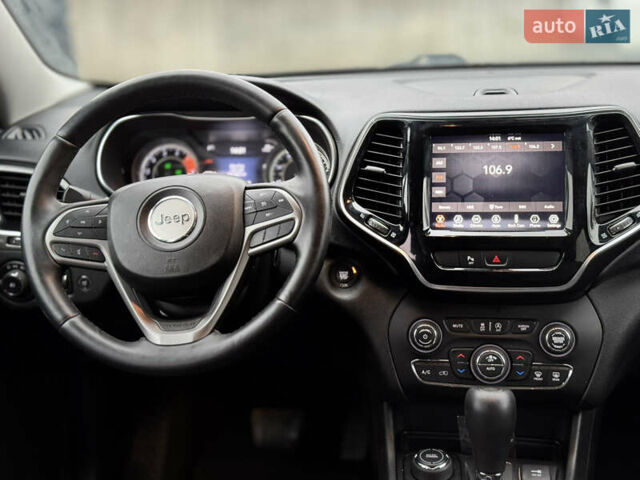 Серый Джип Чероки, объемом двигателя 3.2 л и пробегом 132 тыс. км за 17350 $, фото 22 на Automoto.ua