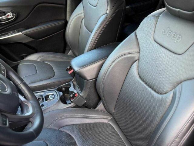 Сірий Джип Cherokee, об'ємом двигуна 3.2 л та пробігом 11 тис. км за 22799 $, фото 15 на Automoto.ua