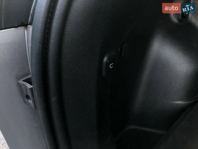 Серый Джип Чероки, объемом двигателя 3.24 л и пробегом 83 тыс. км за 17990 $, фото 19 на Automoto.ua