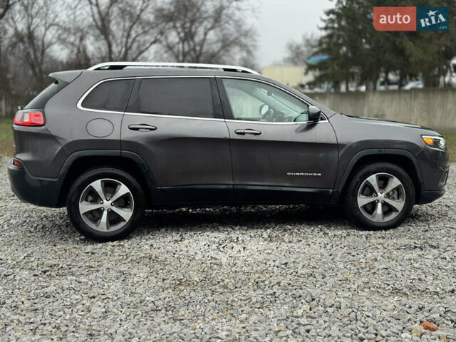 Серый Джип Чероки, объемом двигателя 3.2 л и пробегом 132 тыс. км за 17350 $, фото 5 на Automoto.ua
