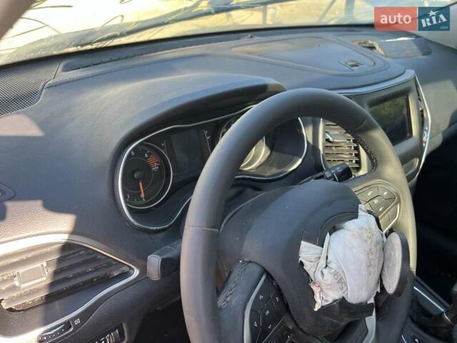 Серый Джип Чероки, объемом двигателя 2.36 л и пробегом 124 тыс. км за 7700 $, фото 20 на Automoto.ua