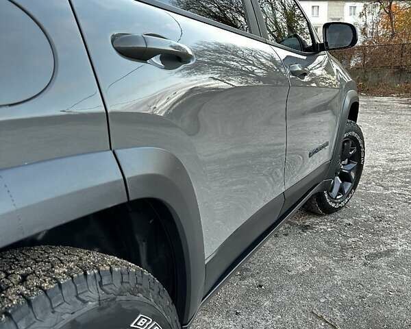 Сірий Джип Cherokee, об'ємом двигуна 3.24 л та пробігом 58 тис. км за 23500 $, фото 13 на Automoto.ua