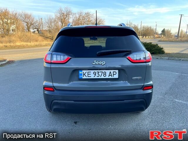Серый Джип Чероки, объемом двигателя 2.4 л и пробегом 118 тыс. км за 17500 $, фото 3 на Automoto.ua