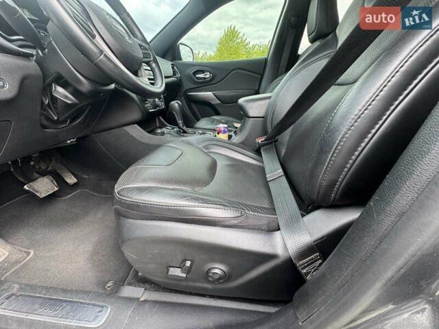Сірий Джип Cherokee, об'ємом двигуна 3.24 л та пробігом 96 тис. км за 18400 $, фото 12 на Automoto.ua