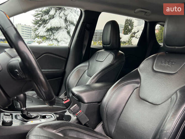 Сірий Джип Cherokee, об'ємом двигуна 3.24 л та пробігом 142 тис. км за 16999 $, фото 8 на Automoto.ua