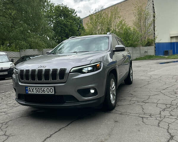 Серый Джип Чероки, объемом двигателя 2.36 л и пробегом 139 тыс. км за 16600 $, фото 1 на Automoto.ua