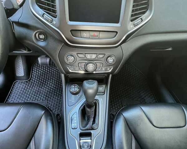 Сірий Джип Cherokee, об'ємом двигуна 3.2 л та пробігом 197 тис. км за 18900 $, фото 15 на Automoto.ua