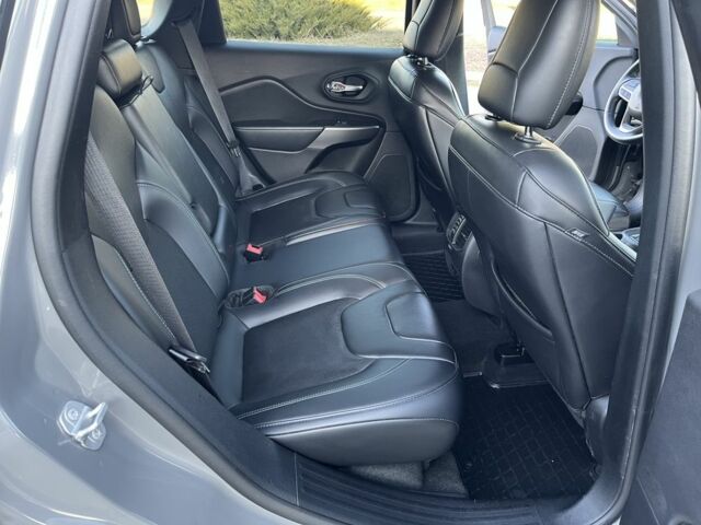 Серый Джип Чероки, объемом двигателя 2.4 л и пробегом 123 тыс. км за 16500 $, фото 10 на Automoto.ua