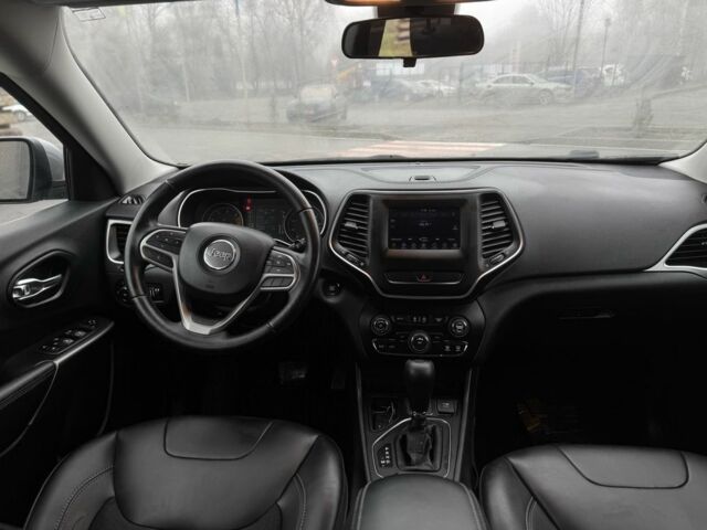 Сірий Джип Cherokee, об'ємом двигуна 2.4 л та пробігом 198 тис. км за 15200 $, фото 6 на Automoto.ua