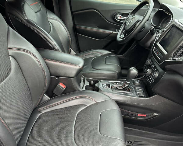 Джип Чероки 2019 в Черкассах на Automoto.ua Серый Джип Чероки, объемом двигателя 3.2 л и пробегом 70 тыс. км за 21500 $, фото 28 на Automoto.ua